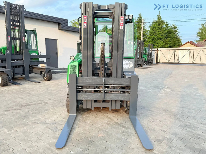 Combilift COMBILIFT C4000CB – TRIPLEX 5200mm – Year 2017 – LPG – FREE LIFT – SIDESHIFT – FORK POSITIONER – CONDITION 5/5 COMBILIFT C4000CB - Empilhador de 4 vias: foto 4 Combilift COMBILIFT C4000CB – TRIPLEX 5200mm – Year 2017 – LPG – FREE LIFT – SIDESHIFT – FORK POSITIONER – CONDITION 5/5 COMBILIFT C4000CB - Empilhador de 4 vias: foto 4