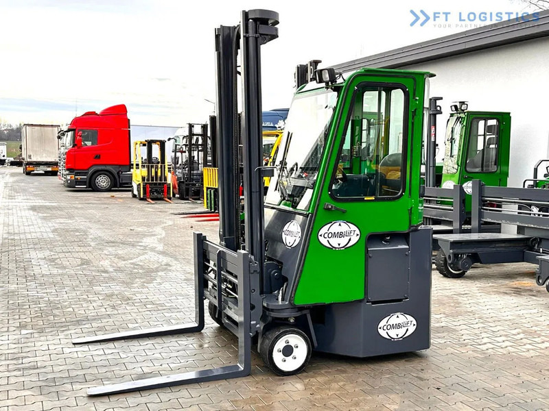 Combilift Combilift C3000CB - DUPLEX 4000mm - Year 2015 - / CABIN - HEATING / ONLY 6546 MTH / EXCELLENT CONDITION / LIKE NEW! Combilift C3 - Empilhador de 4 vias: foto 3 Combilift Combilift C3000CB - DUPLEX 4000mm - Year 2015 - / CABIN - HEATING / ONLY 6546 MTH / EXCELLENT CONDITION / LIKE NEW! Combilift C3 - Empilhador de 4 vias: foto 3