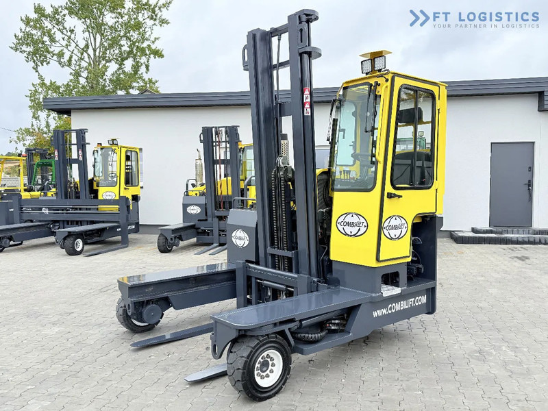 Combilift Combilift FOUR-WAY / MULTI-DIRECTIONAL FORKLIFT C4000 / GAS / DUPLEX 4600MM / ONLY 5614 OPERATING HOURS / FORK POSITIONER / FULL - Empilhador de 4 vias: foto 1 Combilift Combilift FOUR-WAY / MULTI-DIRECTIONAL FORKLIFT C4000 / GAS / DUPLEX 4600MM / ONLY 5614 OPERATING HOURS / FORK POSITIONER / FULL - Empilhador de 4 vias: foto 1