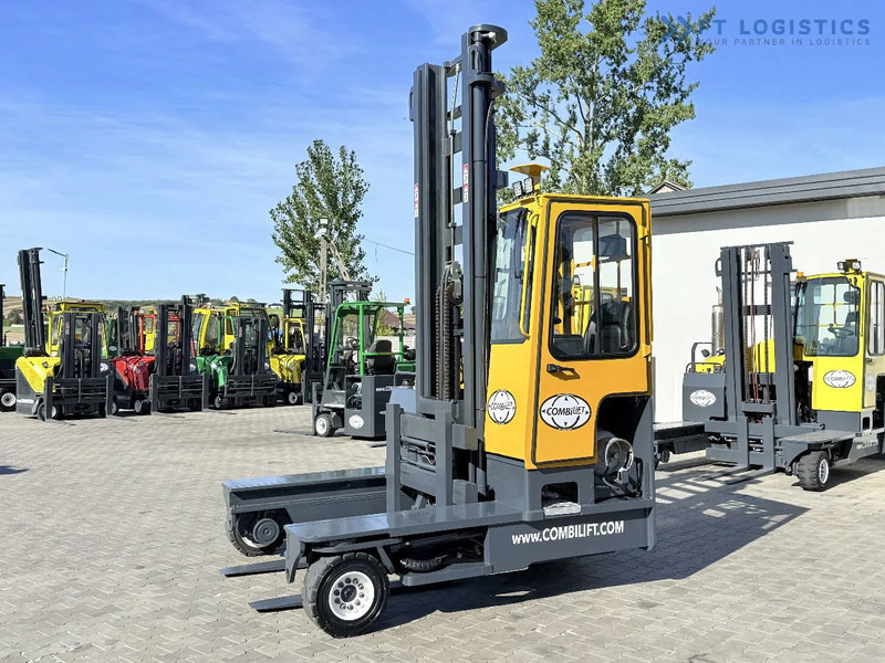 Combilift FOUR-WAY MULTIDIRECTIONAL FORKLIFT / C4000 / DUPLEX - 5500MM / FREE-LIFT / FORKS POSITIONER / LIKE-NEW FOUR-WAY MULTIDIRECTIONAL - Empilhador de 4 vias: foto 3 Combilift FOUR-WAY MULTIDIRECTIONAL FORKLIFT / C4000 / DUPLEX - 5500MM / FREE-LIFT / FORKS POSITIONER / LIKE-NEW FOUR-WAY MULTIDIRECTIONAL - Empilhador de 4 vias: foto 3