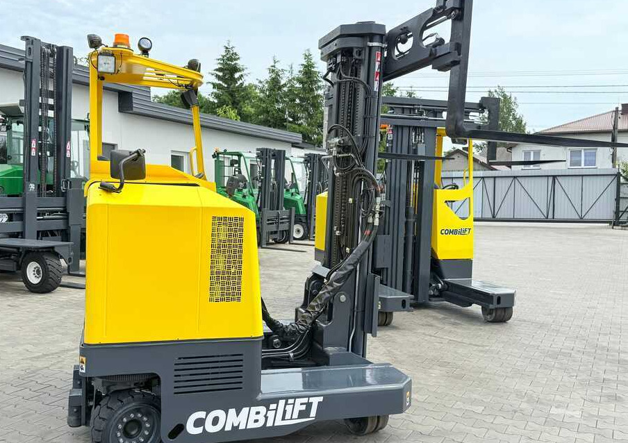 Empilhador de 4 vias Combilift MR / ELECTRIC / TRIPLEX – 6000MM / FULL FREE LIFT / WIDE POSITIONER / FORK SIDESHIFT / ONLY 1400 HOURS / LIKE NEW: foto 25