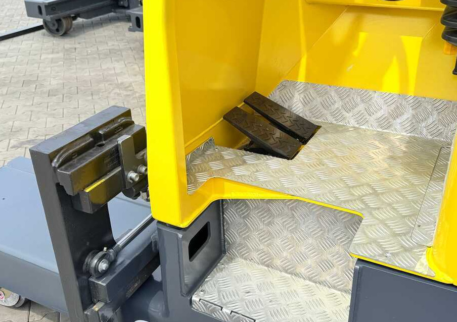 Empilhador de 4 vias Combilift MR / ELECTRIC / TRIPLEX – 6000MM / FULL FREE LIFT / WIDE POSITIONER / FORK SIDESHIFT / ONLY 1400 HOURS / LIKE NEW: foto 13