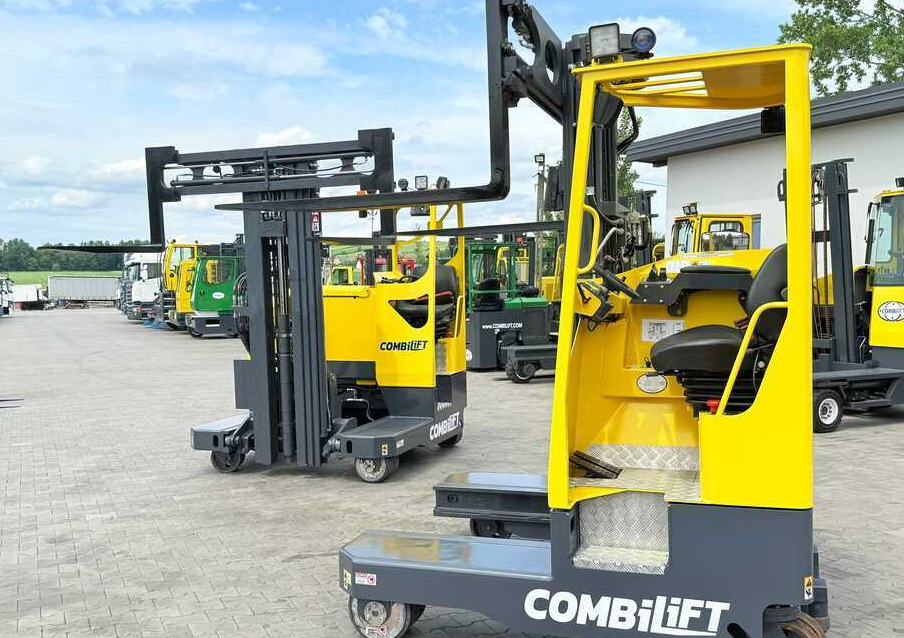Empilhador de 4 vias Combilift MR / ELECTRIC / TRIPLEX – 6000MM / FULL FREE LIFT / WIDE POSITIONER / FORK SIDESHIFT / ONLY 1400 HOURS / LIKE NEW: foto 29