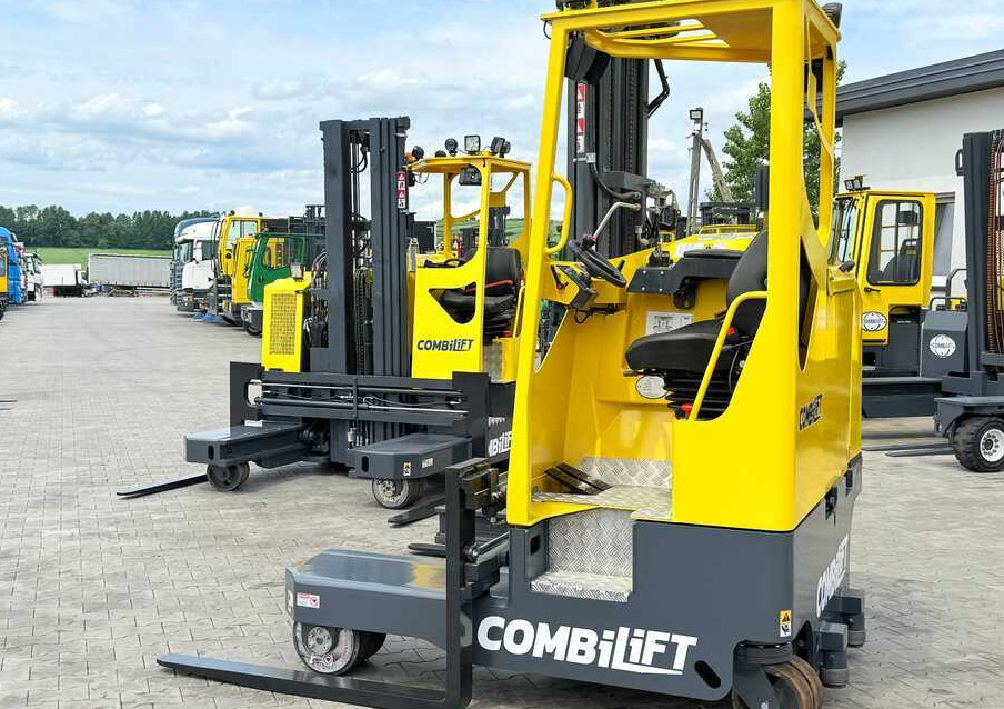 Empilhador de 4 vias Combilift MR / ELECTRIC / TRIPLEX – 6000MM / FULL FREE LIFT / WIDE POSITIONER / FORK SIDESHIFT / ONLY 1400 HOURS / LIKE NEW: foto 11