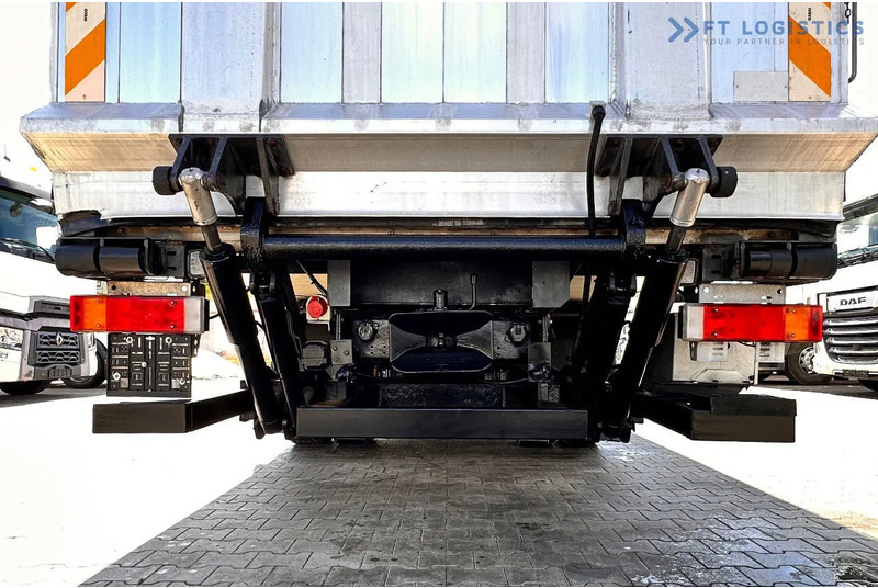 Camião frigorífico Iveco Stralis 420 STRALIS 420 / Refrigerated Truck / Carrier Supra 950 / 19 Pallets / Tail Lift / Tires: foto 12