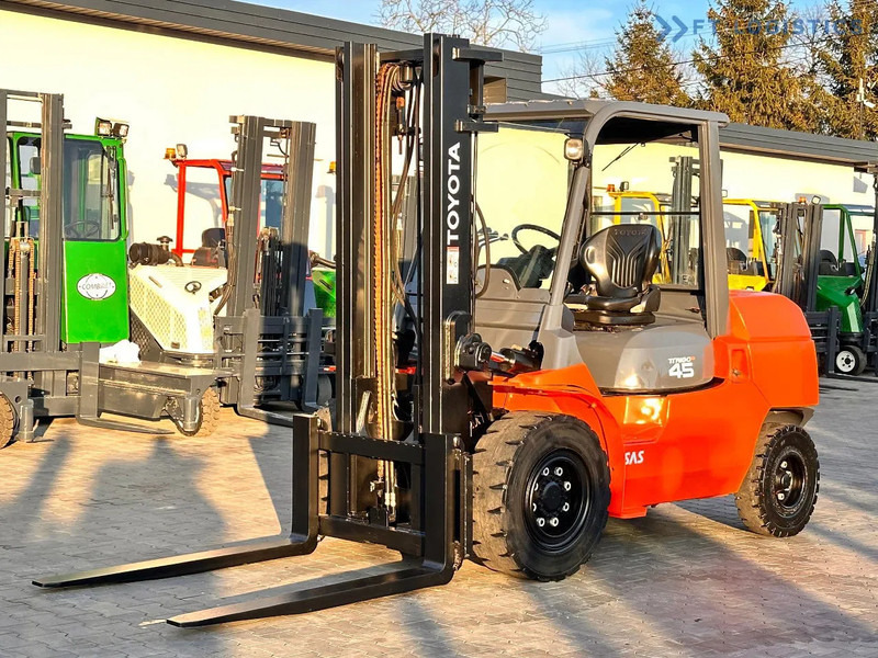 Toyota 42-4FD40 / DIESEL / 4500KG / DUPLEX / FORKS 1400MM / WELL-MAINTAINED 42-4FD40 / DIESEL / 4500KG / DUPLEX / FORKS 1400MM / WELL-M - Empilhadeira a diesel: foto 1 Toyota 42-4FD40 / DIESEL / 4500KG / DUPLEX / FORKS 1400MM / WELL-MAINTAINED 42-4FD40 / DIESEL / 4500KG / DUPLEX / FORKS 1400MM / WELL-M - Empilhadeira a diesel: foto 1
