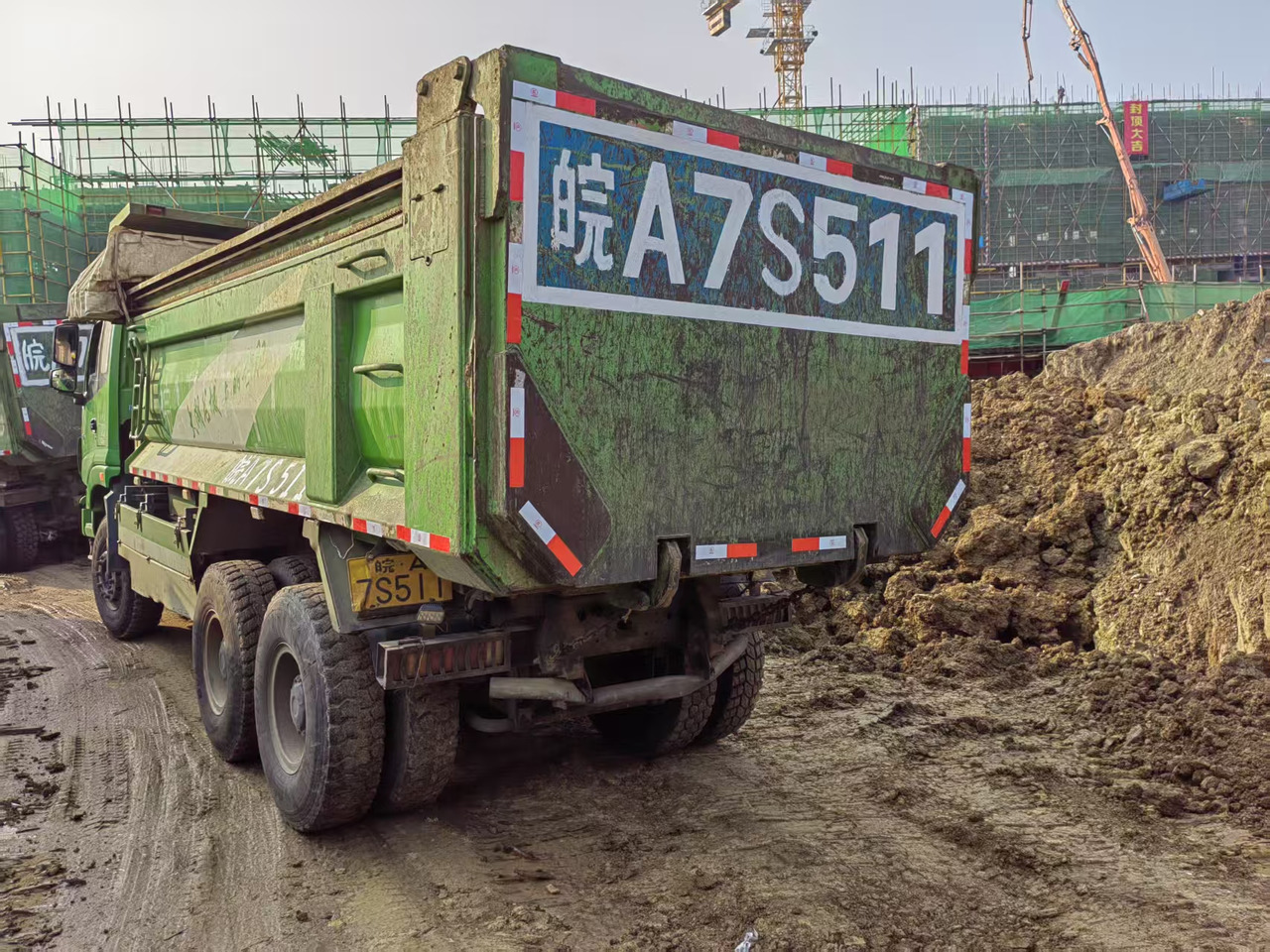 Auman Auman 6*4  dump truck - Camião basculante: foto 2 Auman Auman 6*4  dump truck - Camião basculante: foto 2