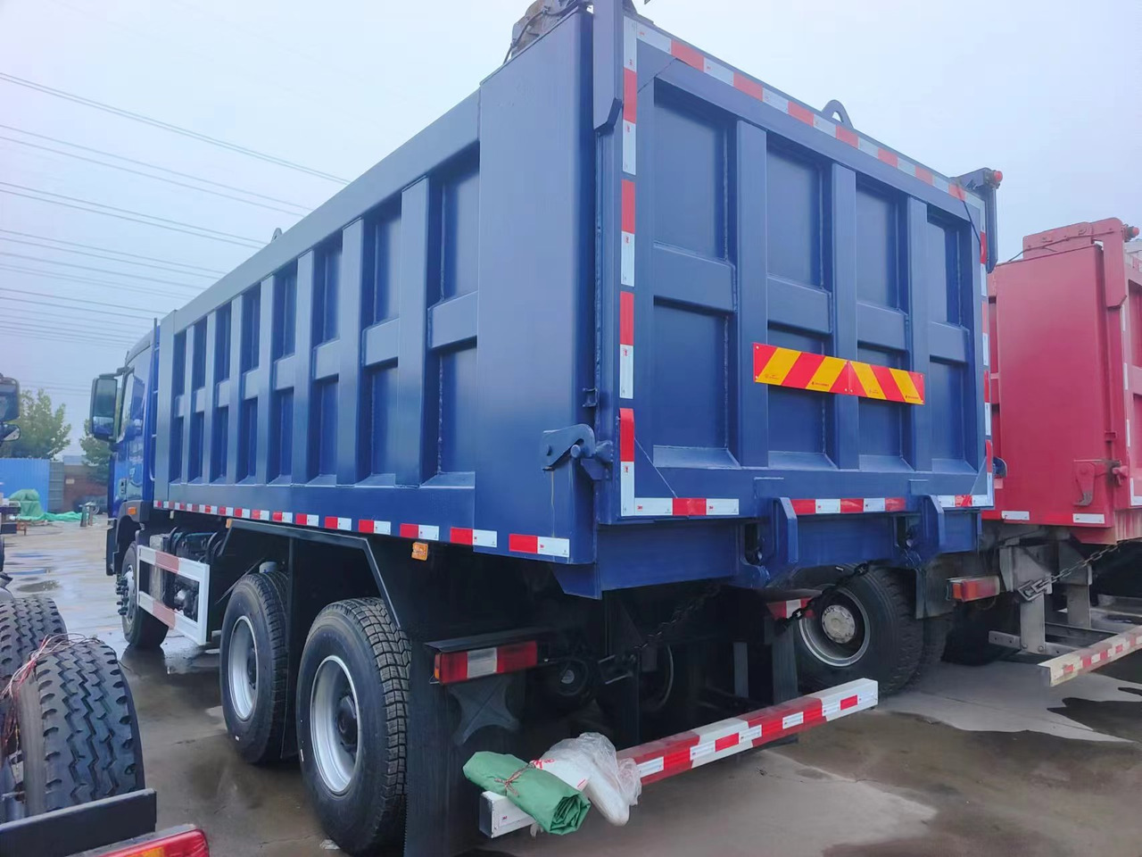 Auman Auman 6*4  dump truck - Camião basculante: foto 3 Auman Auman 6*4  dump truck - Camião basculante: foto 3