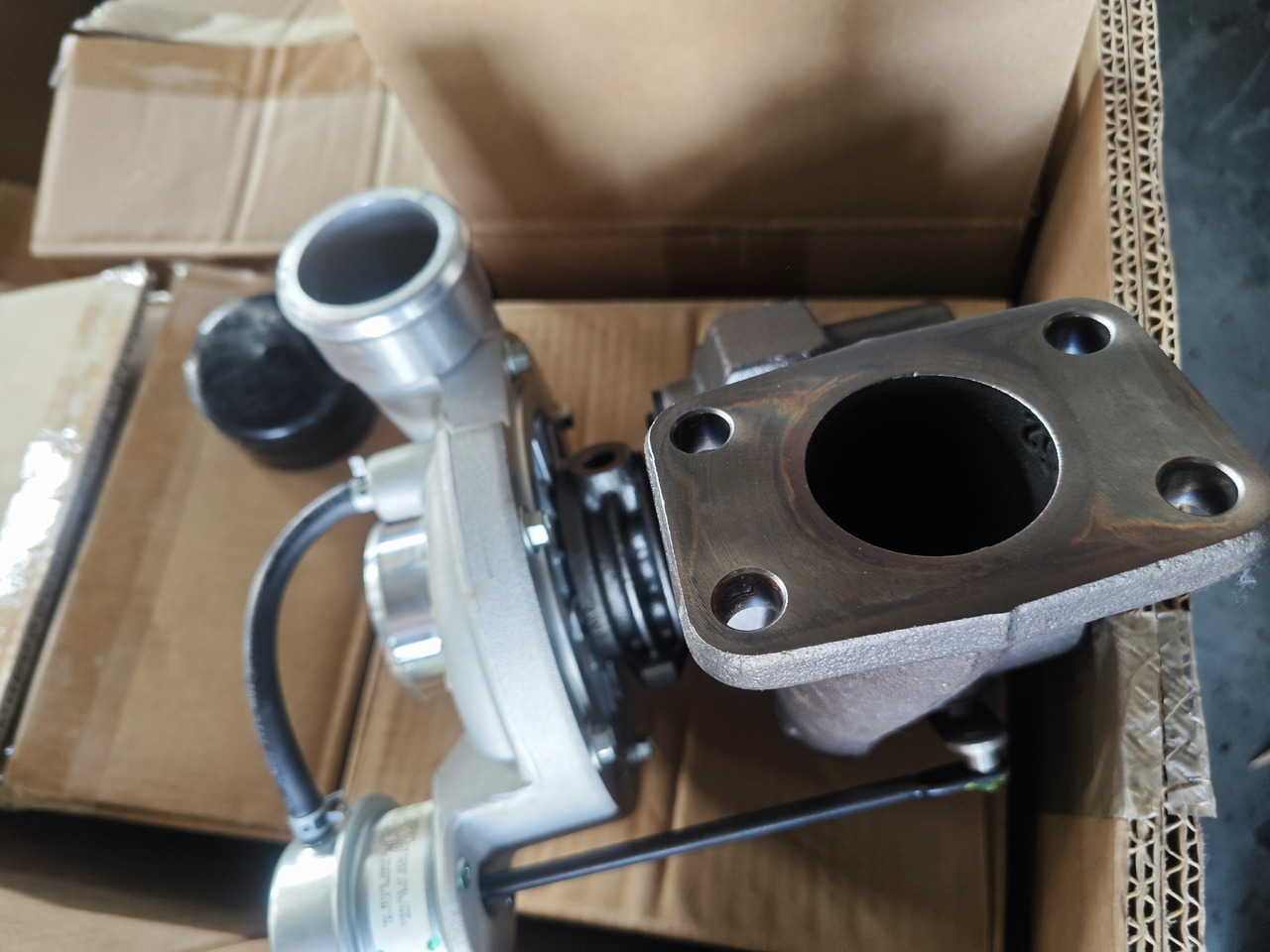 CATERPILLAR 482-0233 - Turbocompressor por Escavadeira: foto 4 CATERPILLAR 482-0233 - Turbocompressor por Escavadeira: foto 4