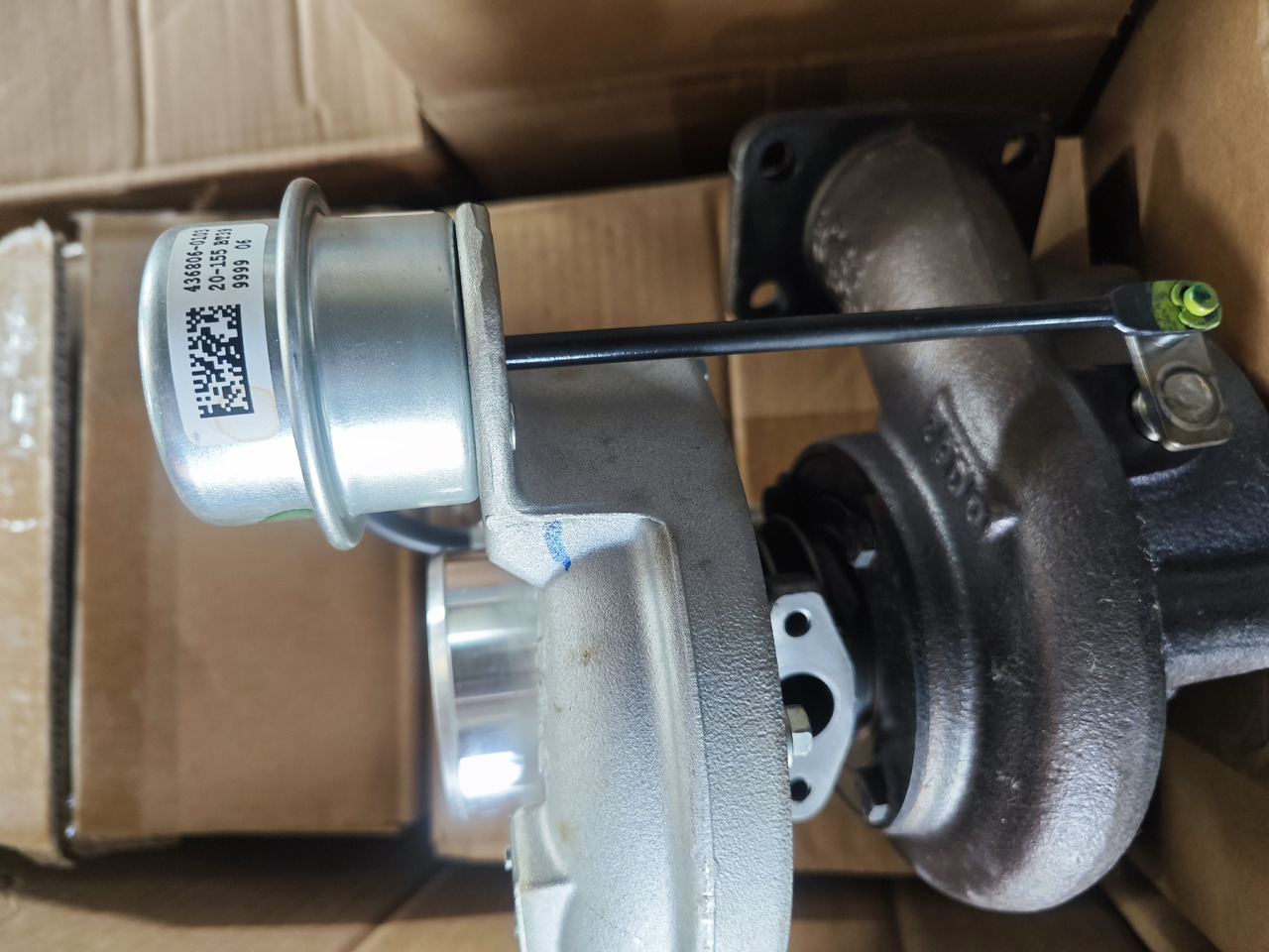 CATERPILLAR 482-0233 - Turbocompressor por Escavadeira: foto 2 CATERPILLAR 482-0233 - Turbocompressor por Escavadeira: foto 2