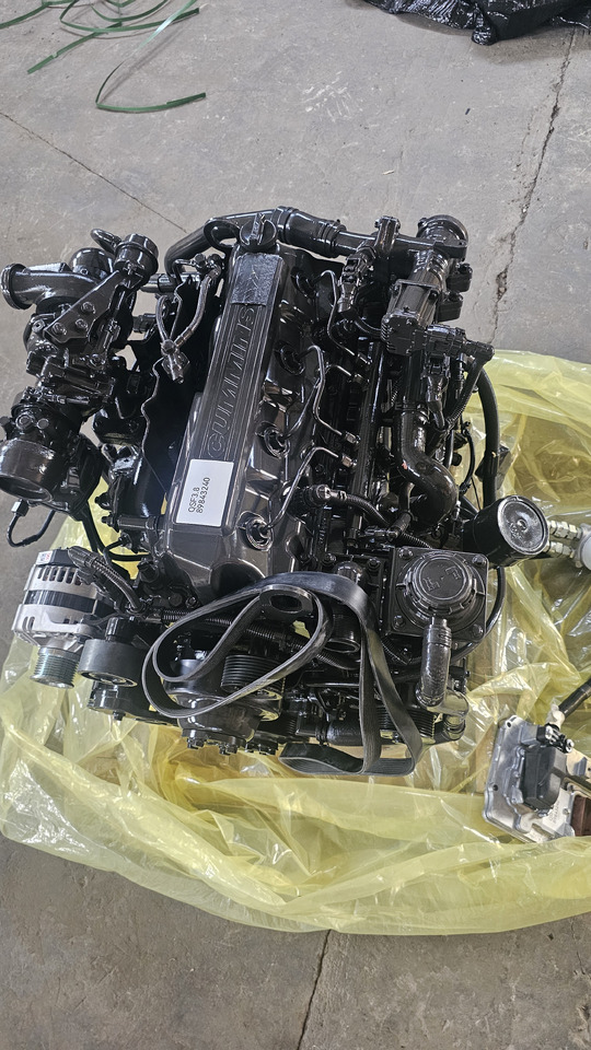 CUMMINS QSF3.8 - Motor por Escavadeira: foto 1 CUMMINS QSF3.8 - Motor por Escavadeira: foto 1