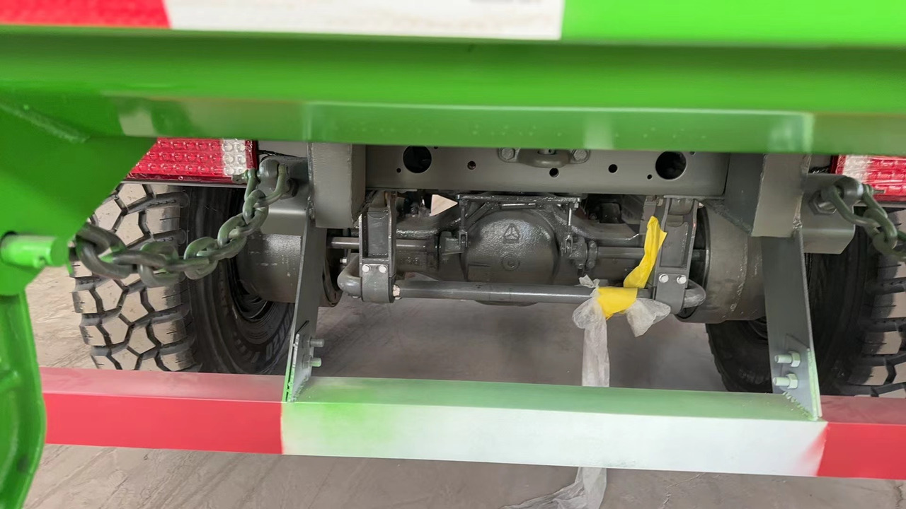HOWO 6*6 dump truck - Camião basculante: foto 5 HOWO 6*6 dump truck - Camião basculante: foto 5