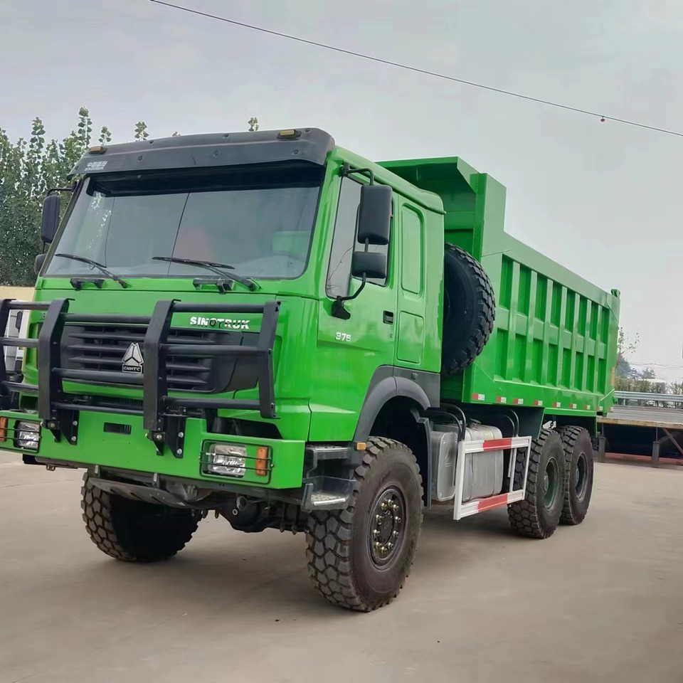 HOWO 6*6 dump truck - Camião basculante: foto 1 HOWO 6*6 dump truck - Camião basculante: foto 1