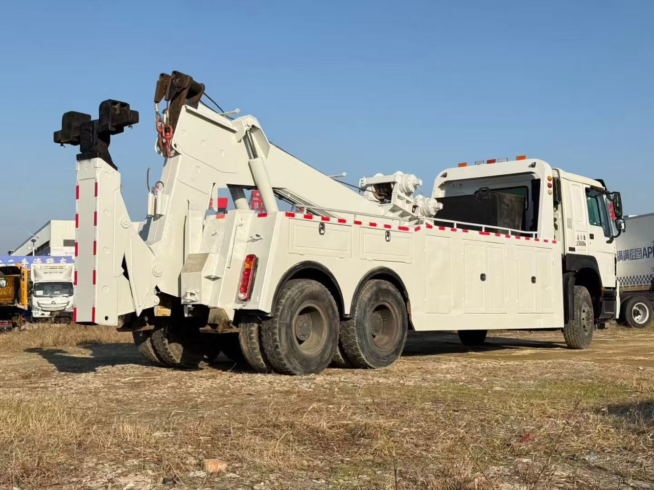 HOWO/SINOTRUK KFM5317TQZ508H - Caminhão reboque: foto 4 HOWO/SINOTRUK KFM5317TQZ508H - Caminhão reboque: foto 4