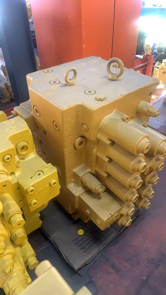 HYUNDAI R210-7 - Válvula hidráulica por Escavadeira: foto 4 HYUNDAI R210-7 - Válvula hidráulica por Escavadeira: foto 4