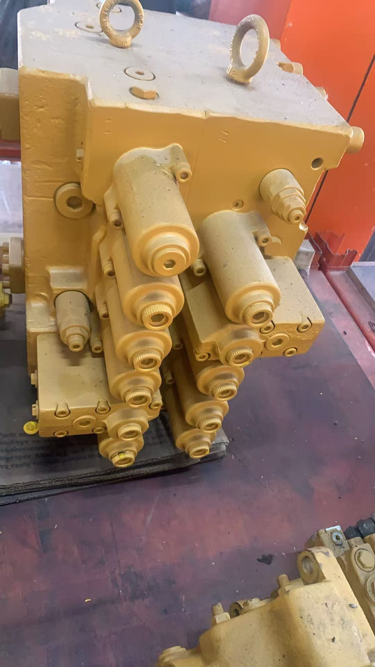 HYUNDAI R210-7 - Válvula hidráulica por Escavadeira: foto 5 HYUNDAI R210-7 - Válvula hidráulica por Escavadeira: foto 5