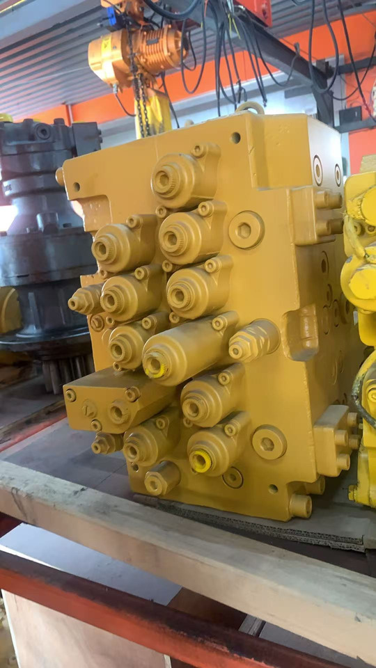 HYUNDAI R210-7 - Válvula hidráulica por Escavadeira: foto 2 HYUNDAI R210-7 - Válvula hidráulica por Escavadeira: foto 2