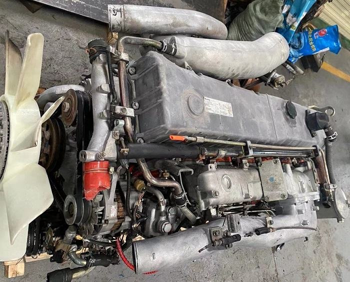 ISUZU 6WF1 - Motor por Autobomba de betão: foto 2 ISUZU 6WF1 - Motor por Autobomba de betão: foto 2