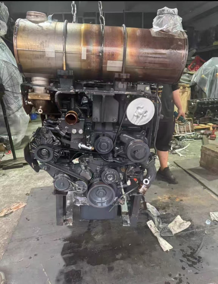 KOMATSU 4D95LE-6 - Motor por Escavadeira: foto 4 KOMATSU 4D95LE-6 - Motor por Escavadeira: foto 4