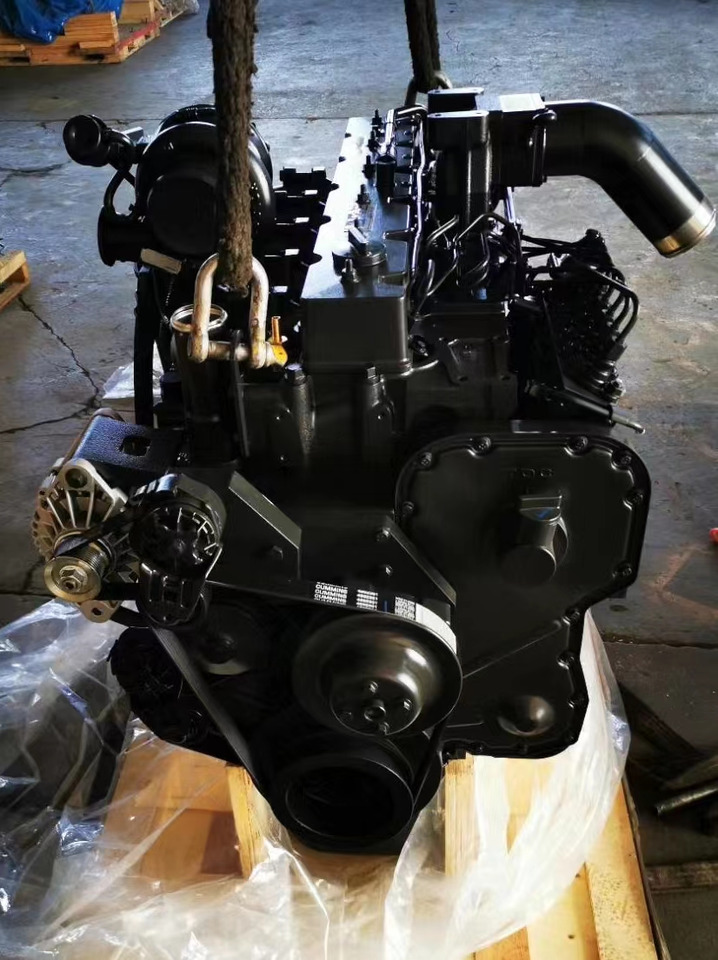 KOMATSU SAA6D114E - Motor por Escavadeira: foto 2 KOMATSU SAA6D114E - Motor por Escavadeira: foto 2
