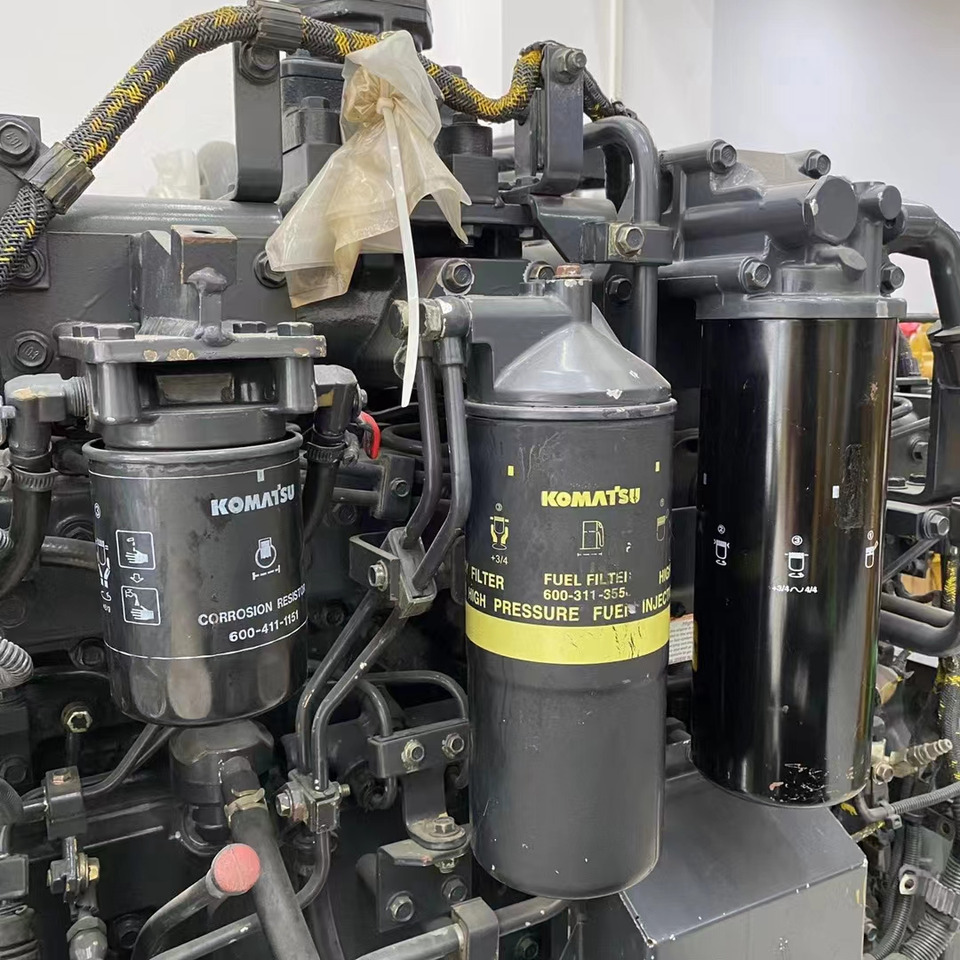 KOMATSU SAA6D125E-5 - Motor por Escavadeira: foto 2 KOMATSU SAA6D125E-5 - Motor por Escavadeira: foto 2