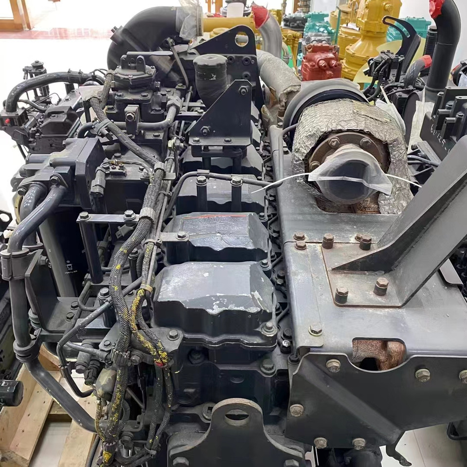KOMATSU SAA6D125E-5 - Motor por Escavadeira: foto 3 KOMATSU SAA6D125E-5 - Motor por Escavadeira: foto 3