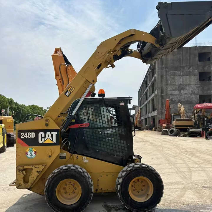 90% New Front Loader Tractor CAT 246D Skid Steer Loader / Used Cat 226B 246C 246d Mini Skid Steer Loader in Stock - Mini pá carregadora: foto 1 90% New Front Loader Tractor CAT 246D Skid Steer Loader / Used Cat 226B 246C 246d Mini Skid Steer Loader in Stock - Mini pá carregadora: foto 1