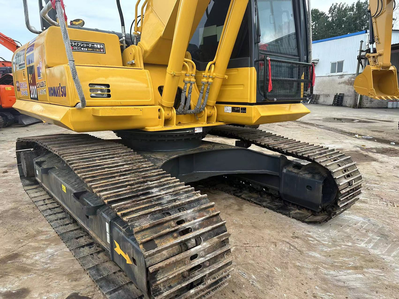 CRAWLER EXCAVATOR Used Good Quality Japan Original PC200-8 in Good Condition PC200-8 Komatsu - Escavadora de rastos: foto 2 CRAWLER EXCAVATOR Used Good Quality Japan Original PC200-8 in Good Condition PC200-8 Komatsu - Escavadora de rastos: foto 2