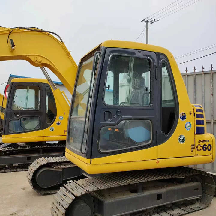 Cheap Used Komatsu PC60-7 Crawler Excavator with High Efficiency Used Heavy Machinery Komatsu P60-7 Digger Cheap for Sale - Escavadora de rastos: foto 1 Cheap Used Komatsu PC60-7 Crawler Excavator with High Efficiency Used Heavy Machinery Komatsu P60-7 Digger Cheap for Sale - Escavadora de rastos: foto 1