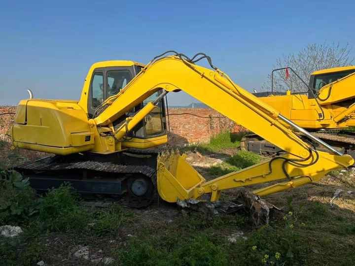 Cheap Used Komatsu PC60-7 Crawler Excavator with High Efficiency Used Heavy Machinery Komatsu P60-7 Digger Cheap for Sale - Escavadora de rastos: foto 5 Cheap Used Komatsu PC60-7 Crawler Excavator with High Efficiency Used Heavy Machinery Komatsu P60-7 Digger Cheap for Sale - Escavadora de rastos: foto 5