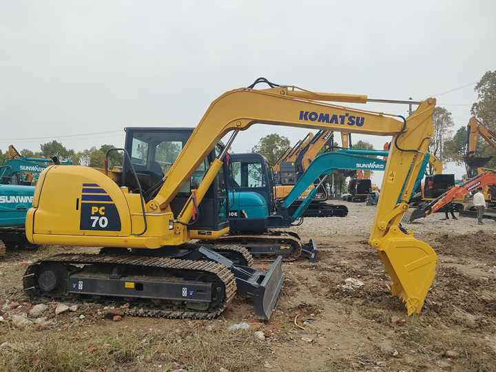 Cheap Used Komatsu PC70-8 Crawler Excavator with High Efficiency Used Heavy M achinery Komatsu PC70-8 Digger Cheap for Sale - Escavadora de rastos: foto 5 Cheap Used Komatsu PC70-8 Crawler Excavator with High Efficiency Used Heavy M achinery Komatsu PC70-8 Digger Cheap for Sale - Escavadora de rastos: foto 5