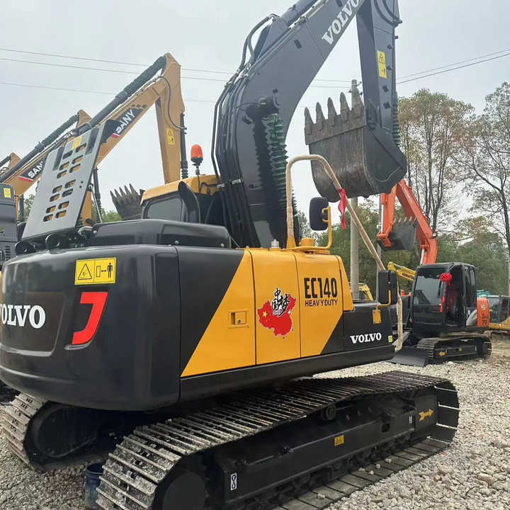 China Brand Used VOLVO EC140 Mini Excavator 6ton Crawler Earth Digger Machine for Sale - Escavadora de rastos: foto 1 China Brand Used VOLVO EC140 Mini Excavator 6ton Crawler Earth Digger Machine for Sale - Escavadora de rastos: foto 1