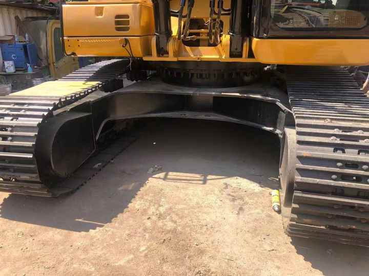 Good Condition Used CAT Excavator Japan 330D Original Used Excavator Cat 330D in Stock - Escavadora de rastos: foto 4 Good Condition Used CAT Excavator Japan 330D Original Used Excavator Cat 330D in Stock - Escavadora de rastos: foto 4