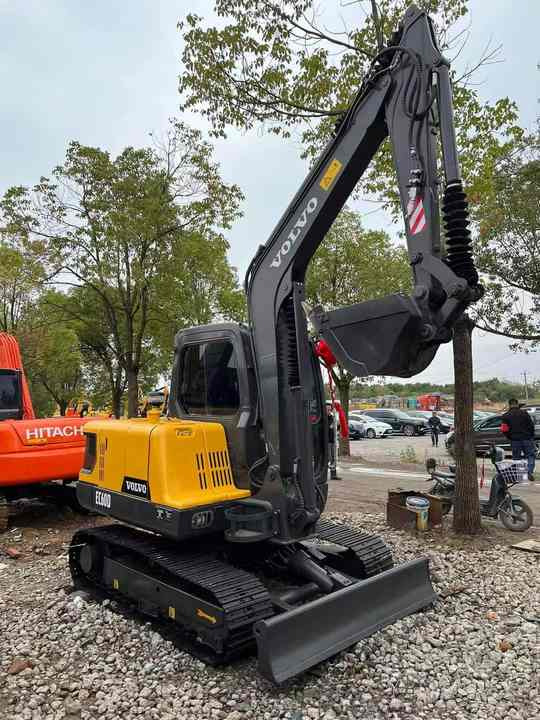 High Quality Used Volvo EC60D Excavator for Sale 6 Ton Compact Machine, Excellent Condition, Ready for Work! - Escavadora de rastos: foto 4 High Quality Used Volvo EC60D Excavator for Sale 6 Ton Compact Machine, Excellent Condition, Ready for Work! - Escavadora de rastos: foto 4