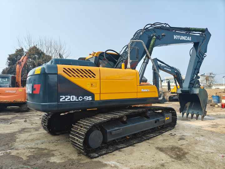 Hyundai 220LC-9S Used Excavator for Mining & Construction | Price Negotiable, Global Shipping - Escavadora de rastos: foto 3 Hyundai 220LC-9S Used Excavator for Mining & Construction | Price Negotiable, Global Shipping - Escavadora de rastos: foto 3