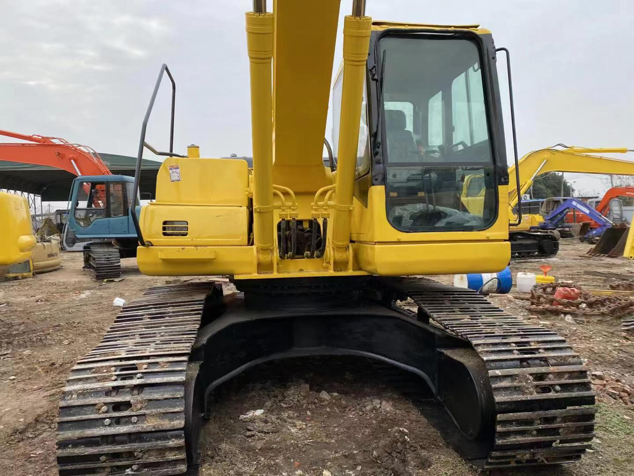 KOMATSU Used Excavator PC200-7 second-hand high quality - Escavadora de rastos: foto 3 KOMATSU Used Excavator PC200-7 second-hand high quality - Escavadora de rastos: foto 3