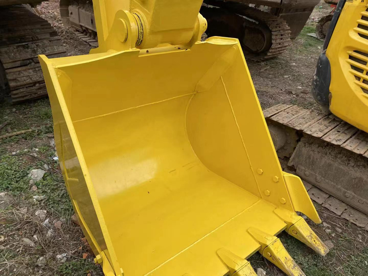 KOMATSU Used Excavator PC200-7 second-hand high quality - Escavadora de rastos: foto 2 KOMATSU Used Excavator PC200-7 second-hand high quality - Escavadora de rastos: foto 2