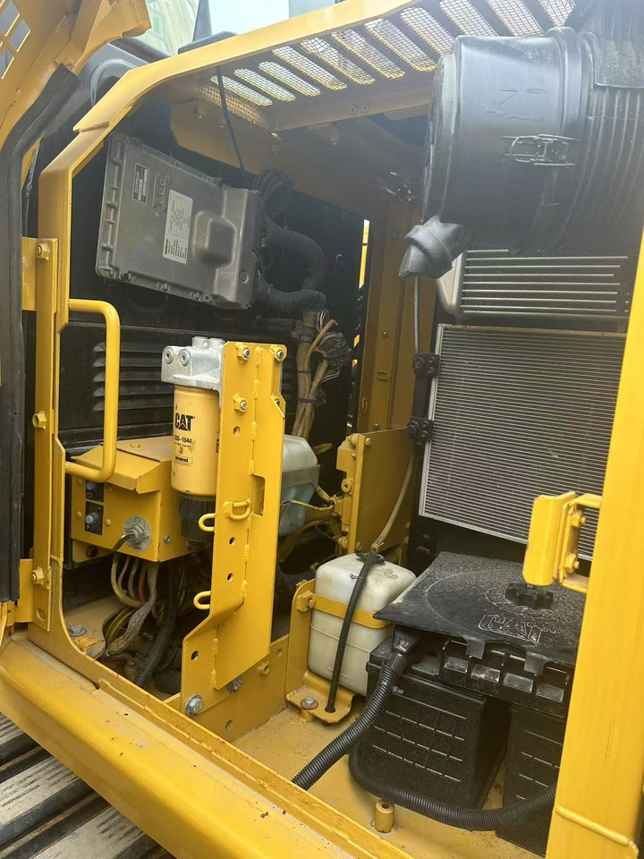 CRAWLER EXCAVATOR Used Caterpillar Cat312D2 Excavator Original Japan Heavy Machinery Caterpillar 312D2 Excavator for Sale - Máquina de construção: foto 2 CRAWLER EXCAVATOR Used Caterpillar Cat312D2 Excavator Original Japan Heavy Machinery Caterpillar 312D2 Excavator for Sale - Máquina de construção: foto 2