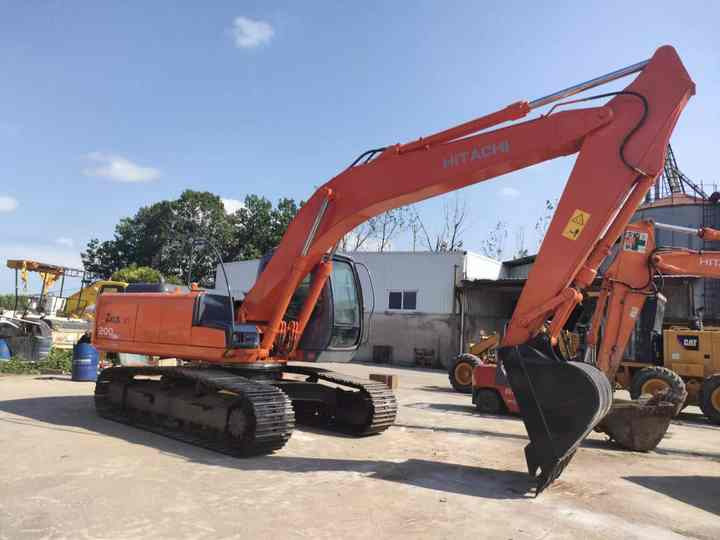 Original Japan Hitachi ZX200-5 Excavator Hitachi Excavator in Low Price for Hot Sale - Escavadora de rastos: foto 4 Original Japan Hitachi ZX200-5 Excavator Hitachi Excavator in Low Price for Hot Sale - Escavadora de rastos: foto 4