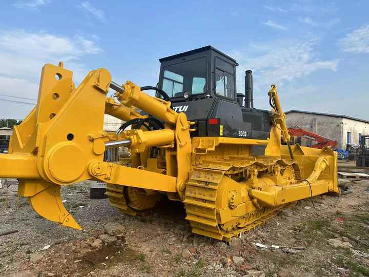 Perfect Condition Almost New Quality Used China Brand SHANTUI SD32 Dozer for Sale SD16 SD16 SD32 S Made in China - Buldôzer: foto 2 Perfect Condition Almost New Quality Used China Brand SHANTUI SD32 Dozer for Sale SD16 SD16 SD32 S Made in China - Buldôzer: foto 2
