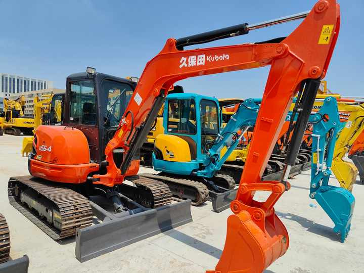 Perfect Condition Kubota U55-4 Japan Brand Mini Excavator with Pusher for Sale Kubota U25 35 55 5tons - Mini escavadeira: foto 4 Perfect Condition Kubota U55-4 Japan Brand Mini Excavator with Pusher for Sale Kubota U25 35 55 5tons - Mini escavadeira: foto 4