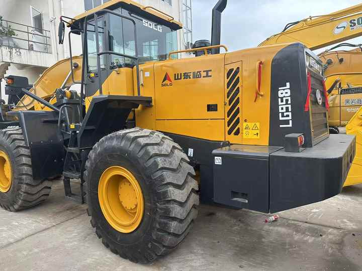 SDLG Wheel Loader 985L Second -hand Wheel Loader Electric Valve Water Pump Engine diesel Pump Valve in China - Escavadeira: foto 5 SDLG Wheel Loader 985L Second -hand Wheel Loader Electric Valve Water Pump Engine diesel Pump Valve in China - Escavadeira: foto 5