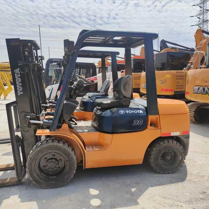 Secod Hand Japanese Brand Toyota 30 Forklift Mini 3 Ton Forklift with Good Performance and Less Working Time for Sale - Empilhadeira: foto 3 Secod Hand Japanese Brand Toyota 30 Forklift Mini 3 Ton Forklift with Good Performance and Less Working Time for Sale - Empilhadeira: foto 3