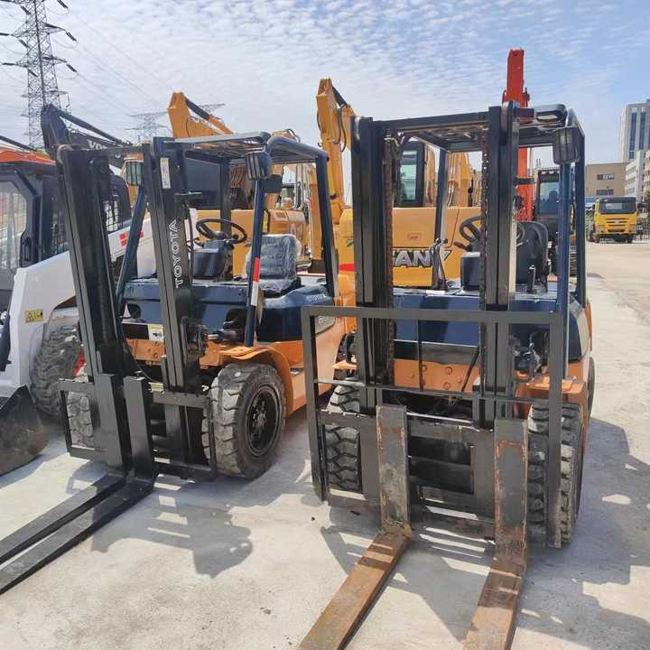 Secod Hand Japanese Brand Toyota 30 Forklift Mini 3 Ton Forklift with Good Performance and Less Working Time for Sale - Empilhadeira: foto 2 Secod Hand Japanese Brand Toyota 30 Forklift Mini 3 Ton Forklift with Good Performance and Less Working Time for Sale - Empilhadeira: foto 2