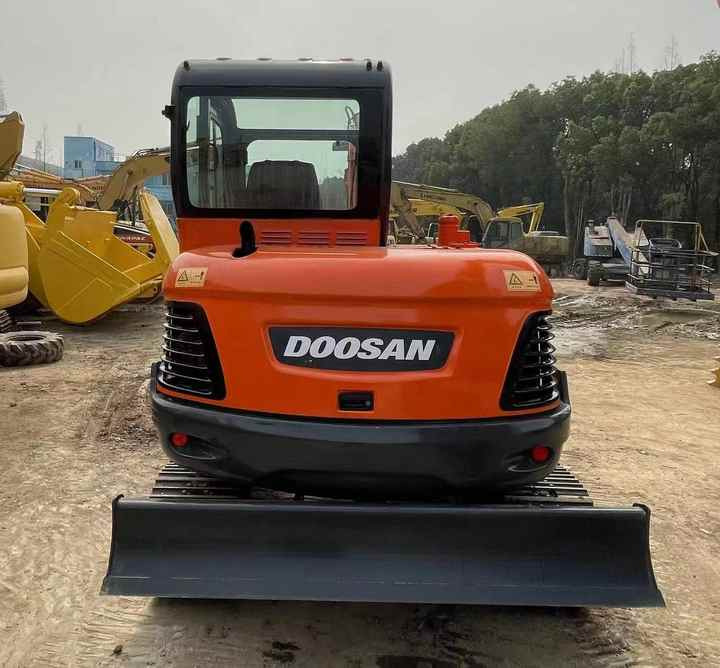 Second Hand Doosan Dx-60 Excavator for Sale - Escavadeira: foto 5 Second Hand Doosan Dx-60 Excavator for Sale - Escavadeira: foto 5