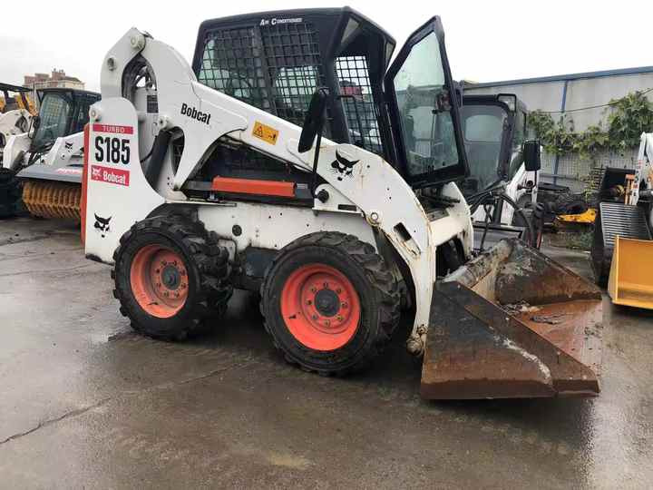 Used BobCat Bob Cat S185 Used Mini Skid Steer Wheel Loader Multifunctional Track Loaders Bobcat - Mini pá carregadora: foto 5 Used BobCat Bob Cat S185 Used Mini Skid Steer Wheel Loader Multifunctional Track Loaders Bobcat - Mini pá carregadora: foto 5
