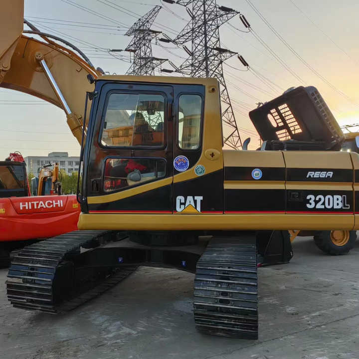 Used Cat Excavator Japan 20 Tons Digger Machinery Caterpillar CAT 320BL for Sale Cat 320B 320BL 320C 320D 320CL 320DL in Stock - Escavadeira: foto 1 Used Cat Excavator Japan 20 Tons Digger Machinery Caterpillar CAT 320BL for Sale Cat 320B 320BL 320C 320D 320CL 320DL in Stock - Escavadeira: foto 1