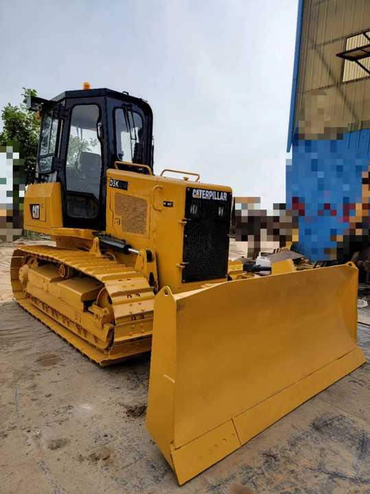 Used Caterpillar Bulldozer Used CatD5K Bulldozer Very Good Condition for Sale - Buldôzer: foto 3 Used Caterpillar Bulldozer Used CatD5K Bulldozer Very Good Condition for Sale - Buldôzer: foto 3