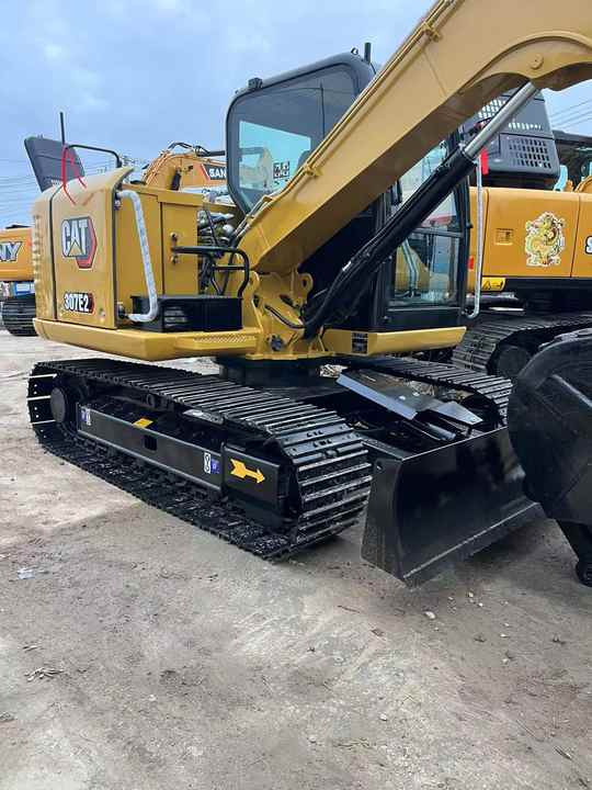 Used Caterpillar CAT 307E2 Crawler Mini Hydraulic Digger Second Hand Cat 307E2 Excavator - Escavadeira: foto 2 Used Caterpillar CAT 307E2 Crawler Mini Hydraulic Digger Second Hand Cat 307E2 Excavator - Escavadeira: foto 2