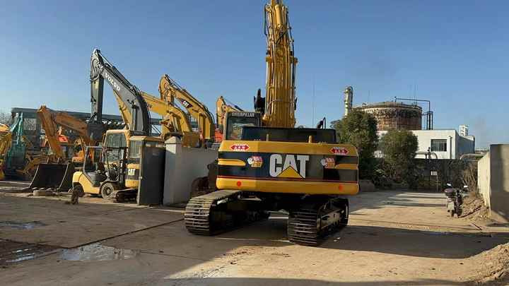 Used Digger CAT 325BL Construction Machinery Construction Digger Used CAT 325BL Cheap Excavator - Escavadora de rastos: foto 2 Used Digger CAT 325BL Construction Machinery Construction Digger Used CAT 325BL Cheap Excavator - Escavadora de rastos: foto 2